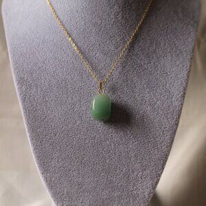 New Green Aventurine Polished Stone Pendant Necklace with Gold Chain
